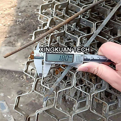 AISI 304 Lưới kim loại Hex chịu lửa Lớp lót Flex Kim loại 1.8X20X50mm